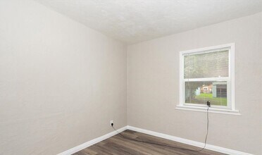 238 E Maple St in Ontario, CA - Building Photo - Building Photo