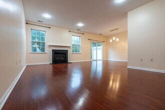 25 Blake Dr in Pennington, NJ - Building Photo - Building Photo