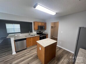 12111 Stewarts Crossing Dr in Charlotte, NC - Foto de edificio - Building Photo