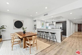 1326 Centinela Ave in Los Angeles, CA - Building Photo - Building Photo