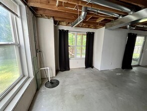 911 Old Hickory Ln in Lake Orion, MI - Building Photo - Building Photo