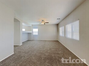 506 S 124th Ave in Avondale, AZ - Foto de edificio - Building Photo