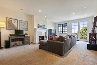 1457 Reeves St, Unit 205 in Los Angeles, CA - Foto de edificio - Building Photo