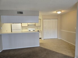 5331 Summerlin Rd in Ft. Myers, FL - Building Photo