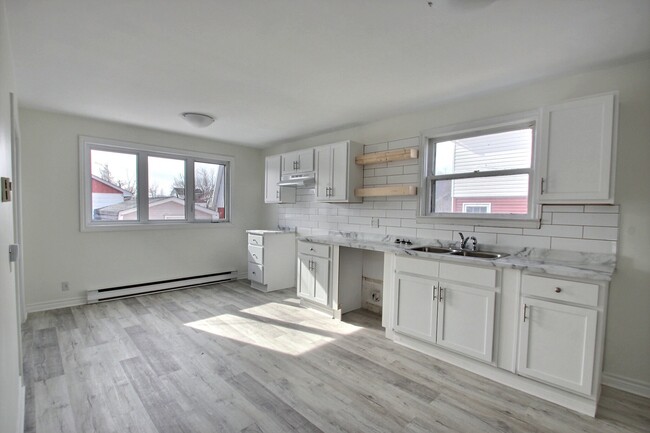 property at 50 LeslieUnit 4