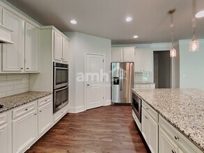 3717 Woodoats Cir in Buford, GA - Foto de edificio - Building Photo
