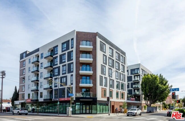 800 S Harvard Blvd in Los Angeles, CA - Building Photo - Building Photo