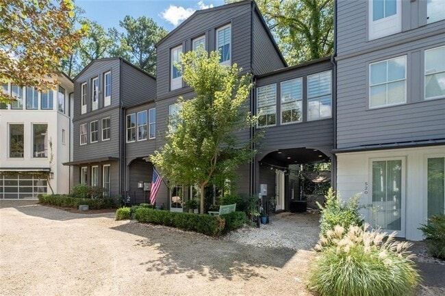 518 Bismark Rd NE in Atlanta, GA - Building Photo - Building Photo