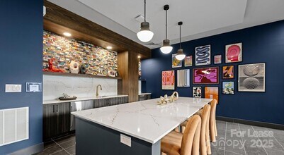 120 Matheson Ave, Unit B2 in Charlotte, NC - Foto de edificio - Building Photo