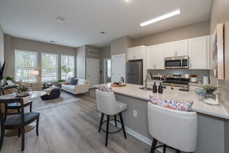 Acclaim at Cary Pointe in Cary, NC - Building Photo - Building Photo