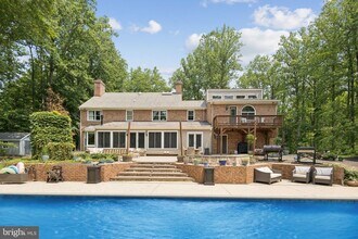 10709 Shadowglen Trail in Fairfax Station, VA - Building Photo - Building Photo