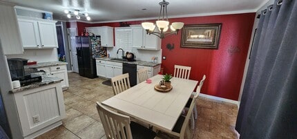 2203 Meadowlark Ln in Pueblo, CO - Building Photo - Building Photo