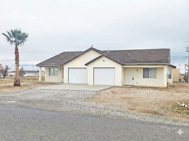 property at 1640 Pershing Ave