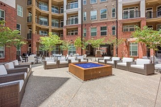 Overton Row in Charlotte, NC - Foto de edificio - Building Photo