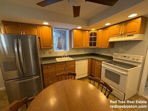 60 Haines St, Unit 149 in Medford, MA - Foto de edificio - Building Photo