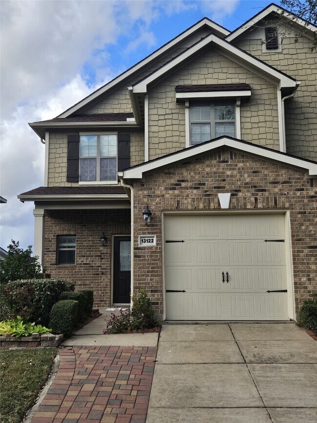 13122 Stratford Skies Ln in Houston, TX - Building Photo - Building Photo
