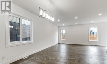 92 Poole Cres in Middlesex Centre, ON - Building Photo - Building Photo