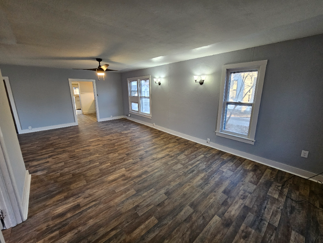 221 S 13th St in Independence, KS - Foto de edificio - Building Photo