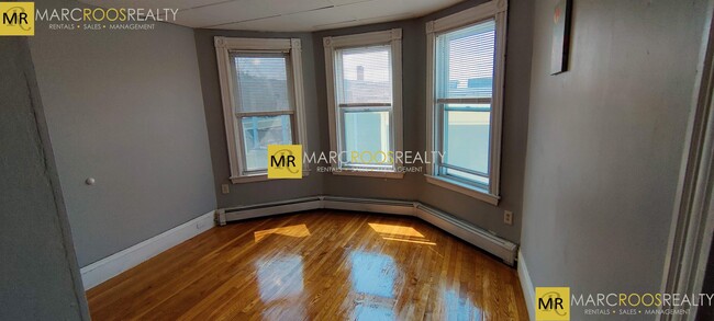 59 Calumet St, Unit 3-1 in Boston, MA - Foto de edificio - Building Photo