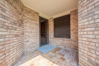 714 E Country Grove Cir in Pearland, TX - Foto de edificio - Building Photo