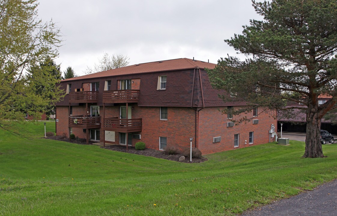 Wales Ridge II Apartments in Massillon, OH - Building Photo