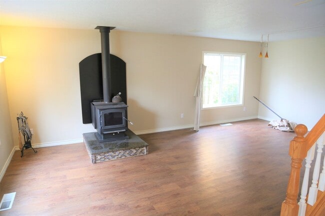 1128 SW Ivy Pl in Corvallis, OR - Building Photo - Building Photo