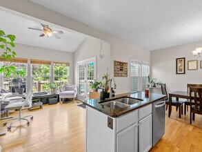 20551 Ashley Terrace in Sterling, VA - Foto de edificio - Building Photo