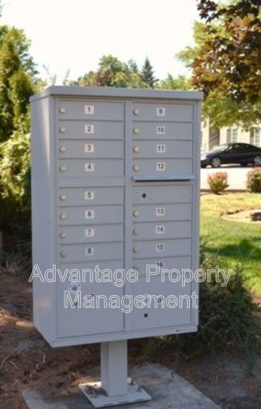 739 Jackson St W in Monmouth, OR - Building Photo - Building Photo