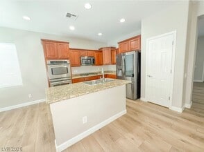 2213 Bon Papa Ct in Henderson, NV - Building Photo - Building Photo