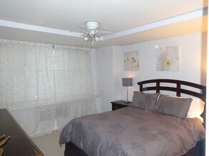 1121 Arlington Blvd, Unit 319 in Arlington, VA - Building Photo - Building Photo