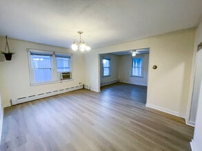 8 Poplar Ave in Wilmington, DE - Building Photo - Building Photo