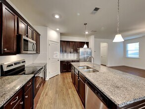 225 Rivulet Dr in Holly Springs, GA - Foto de edificio - Building Photo