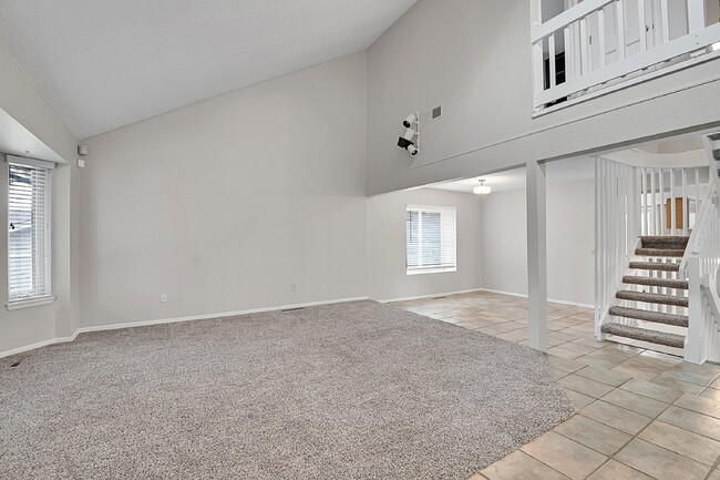 2252 W 118th Ave in Westminster, CO - Foto de edificio - Building Photo