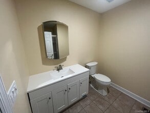 706 Willow Pond Dr in Riverhead, NY - Building Photo - Building Photo