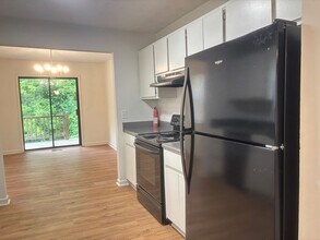 8218 Hagin St in Douglasville, GA - Building Photo - Building Photo