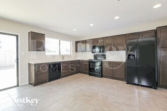 2733 W Villa Rita Dr in Phoenix, AZ - Building Photo - Building Photo