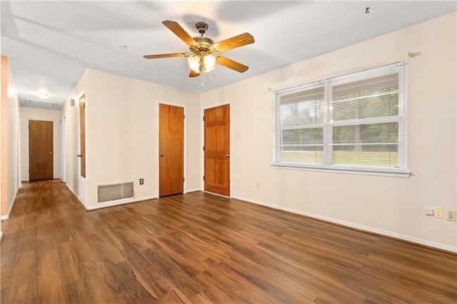 11297 Old Moffat Rd in Wilmer, AL - Building Photo - Building Photo