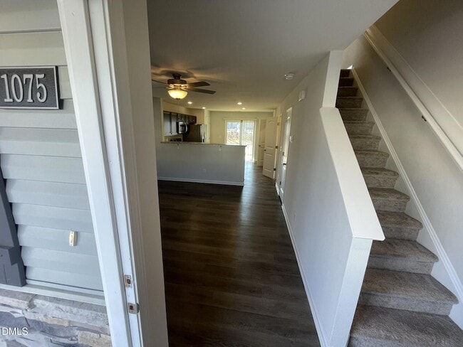 1075 Peony Ln in Youngsville, NC - Foto de edificio - Building Photo