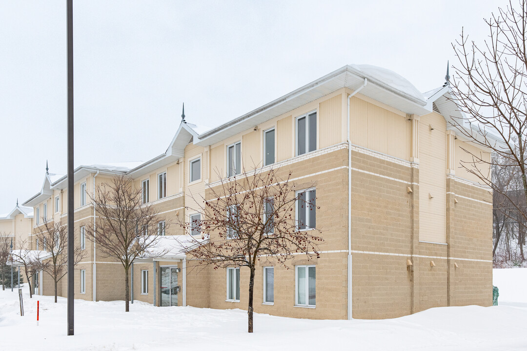 447 De Saint-Romuald St in Lévis, QC - Building Photo