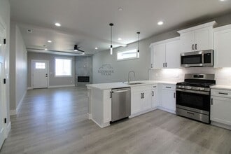723 Rio Vista Loop in Richland, WA - Building Photo - Building Photo