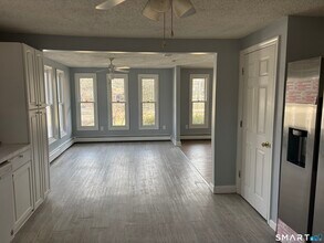 2105 Reservoir Ave in Trumbull, CT - Building Photo - Building Photo