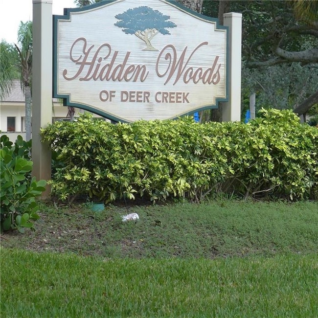 225 Deer Creek Blvd in Deerfield Beach, FL - Building Photo - Building Photo