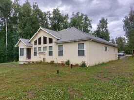 1120 W Bold Peak Cir in Wasilla, AK - Building Photo