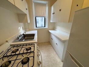 1188 Commonwealth Ave, Unit D in Boston, MA - Foto de edificio - Building Photo