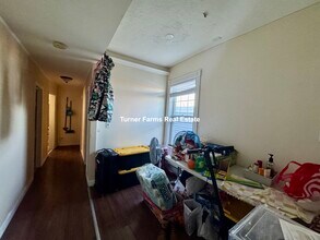 739 Parker St, Unit 3 in Boston, MA - Building Photo - Building Photo