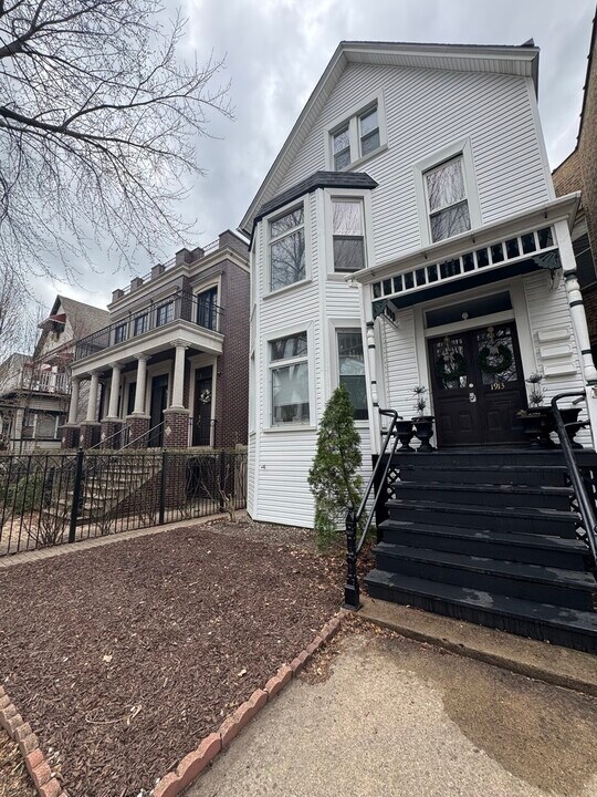 1913 W Cuyler Ave in Chicago, IL - Building Photo