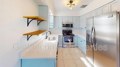 2200 Floyd St in Sarasota, FL - Building Photo - Building Photo