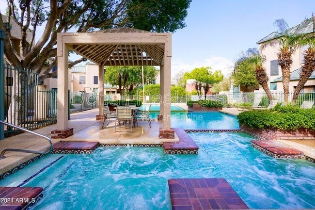 property at 101 N 7th St