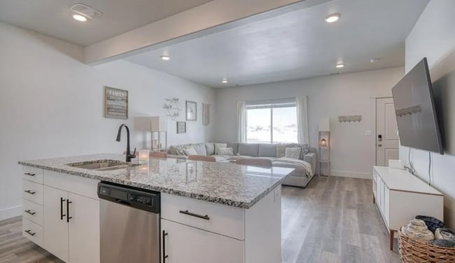 651 S 2400 W in Rexburg, ID - Building Photo - Building Photo