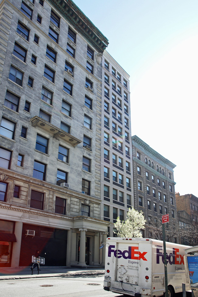 223 W 80th St in New York, NY - Building Photo - Building Photo